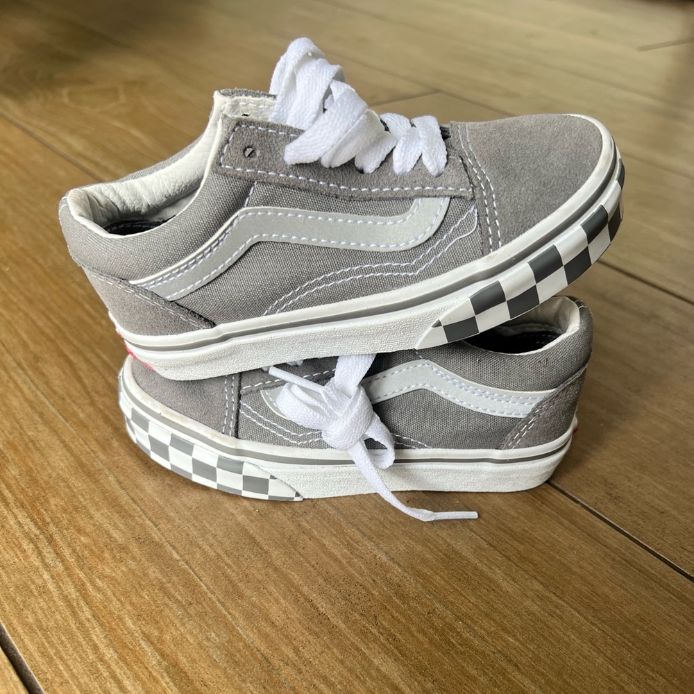 Kids Sz 10.5 Vans old school